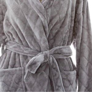 Diamond Plush Women’s Gray luxury Robe NEW One Size fits most Soft Cozy Comfort